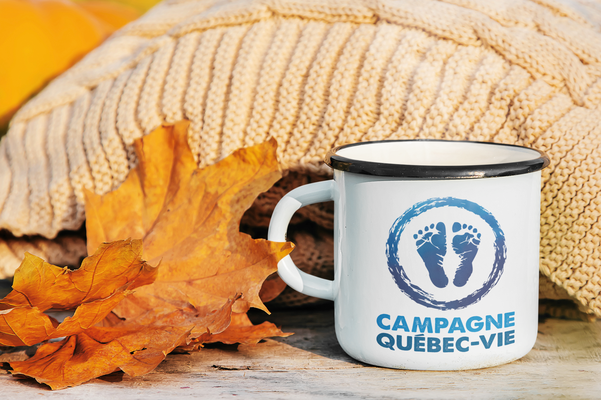 Tasse pro-vie en émail avec logo de Campagne Québec-Vie