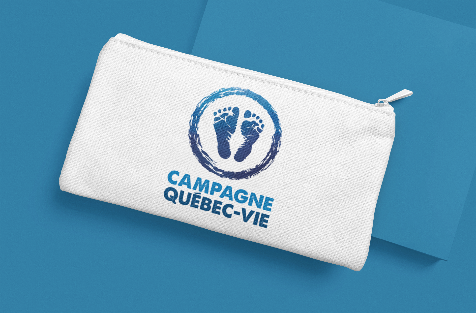 Étui à crayons pro-vie avec logo de Campagne Québec-Vie
