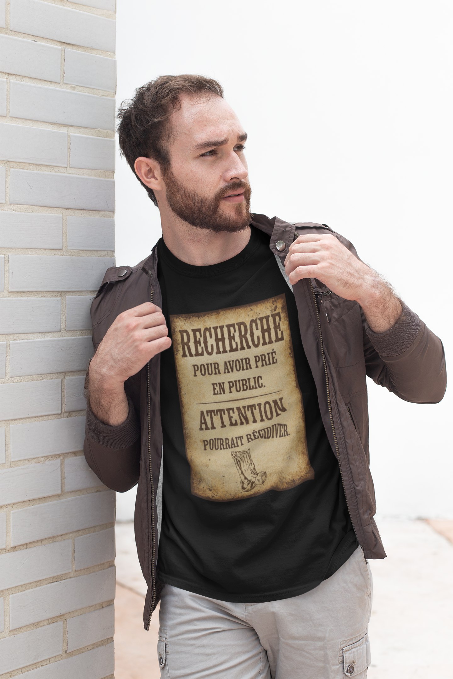 T-shirt chrétien engagé - “Recherché pour avoir prié en public”, pour homme